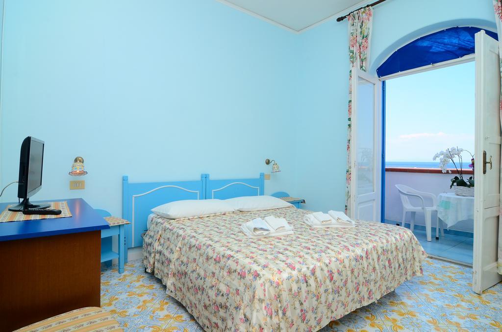 Hotel Terme Marina Lacco Ameno  ภายนอก รูปภาพ