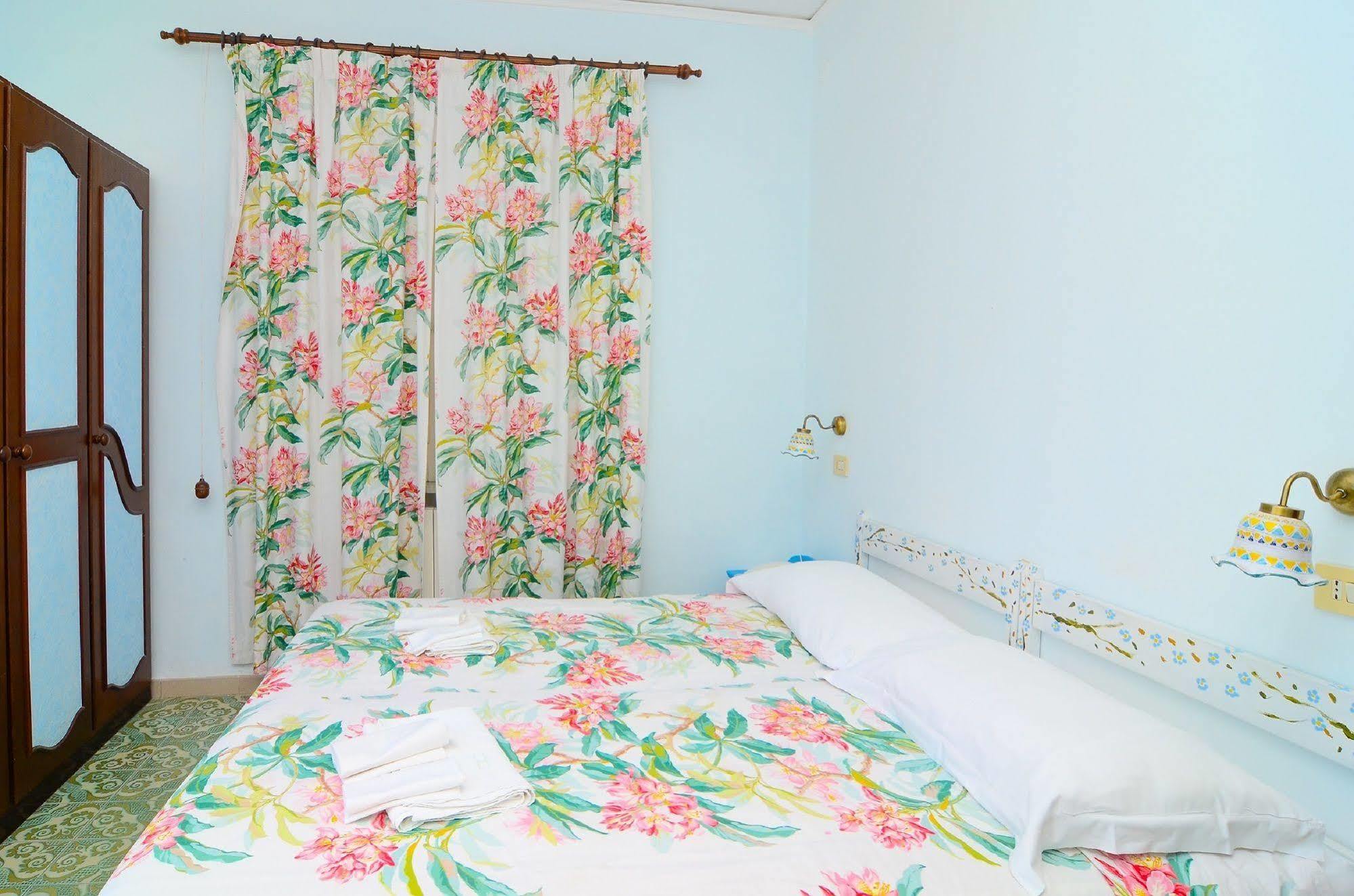 Hotel Terme Marina Lacco Ameno  ภายนอก รูปภาพ