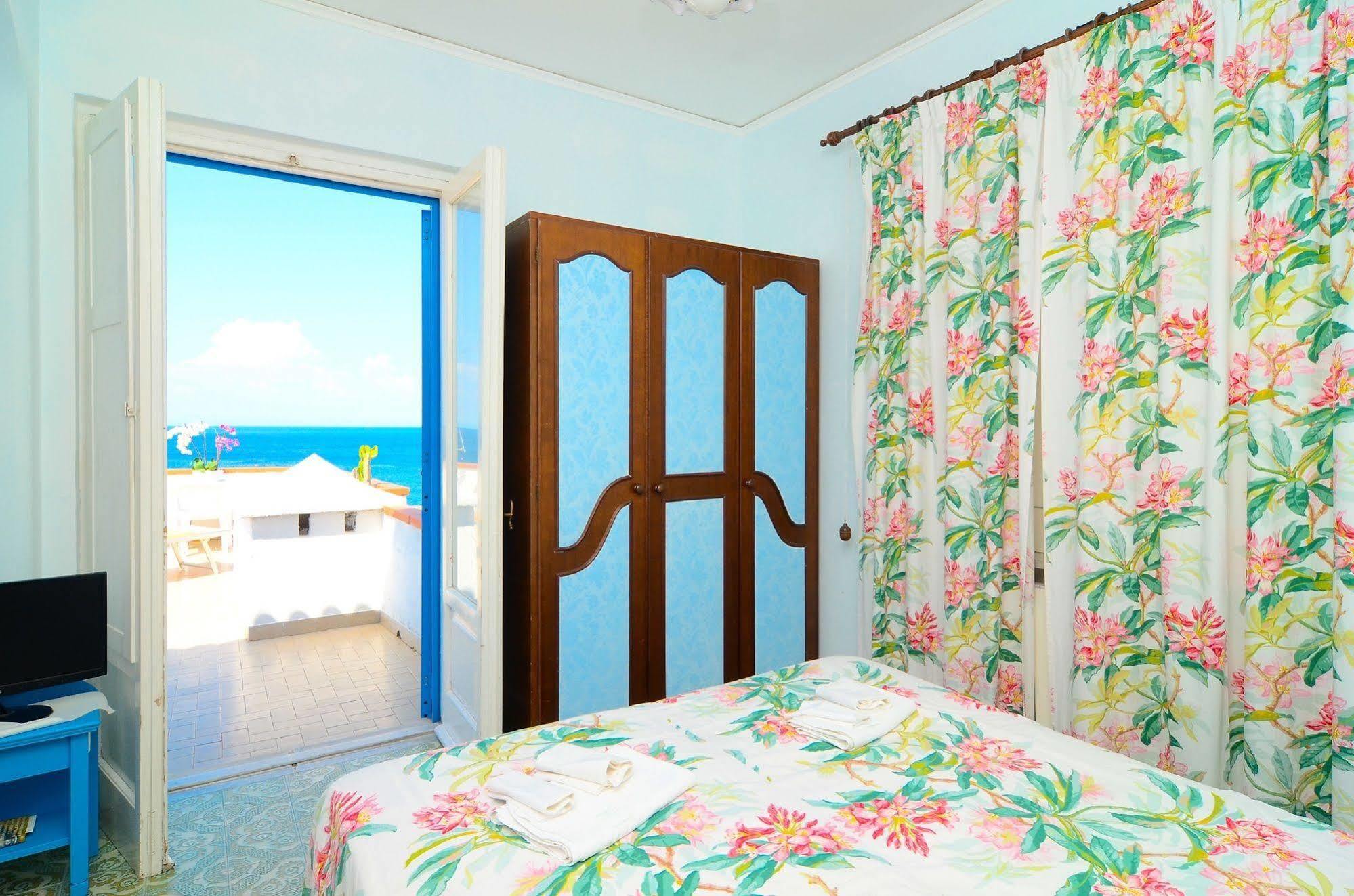 Hotel Terme Marina Lacco Ameno  ภายนอก รูปภาพ