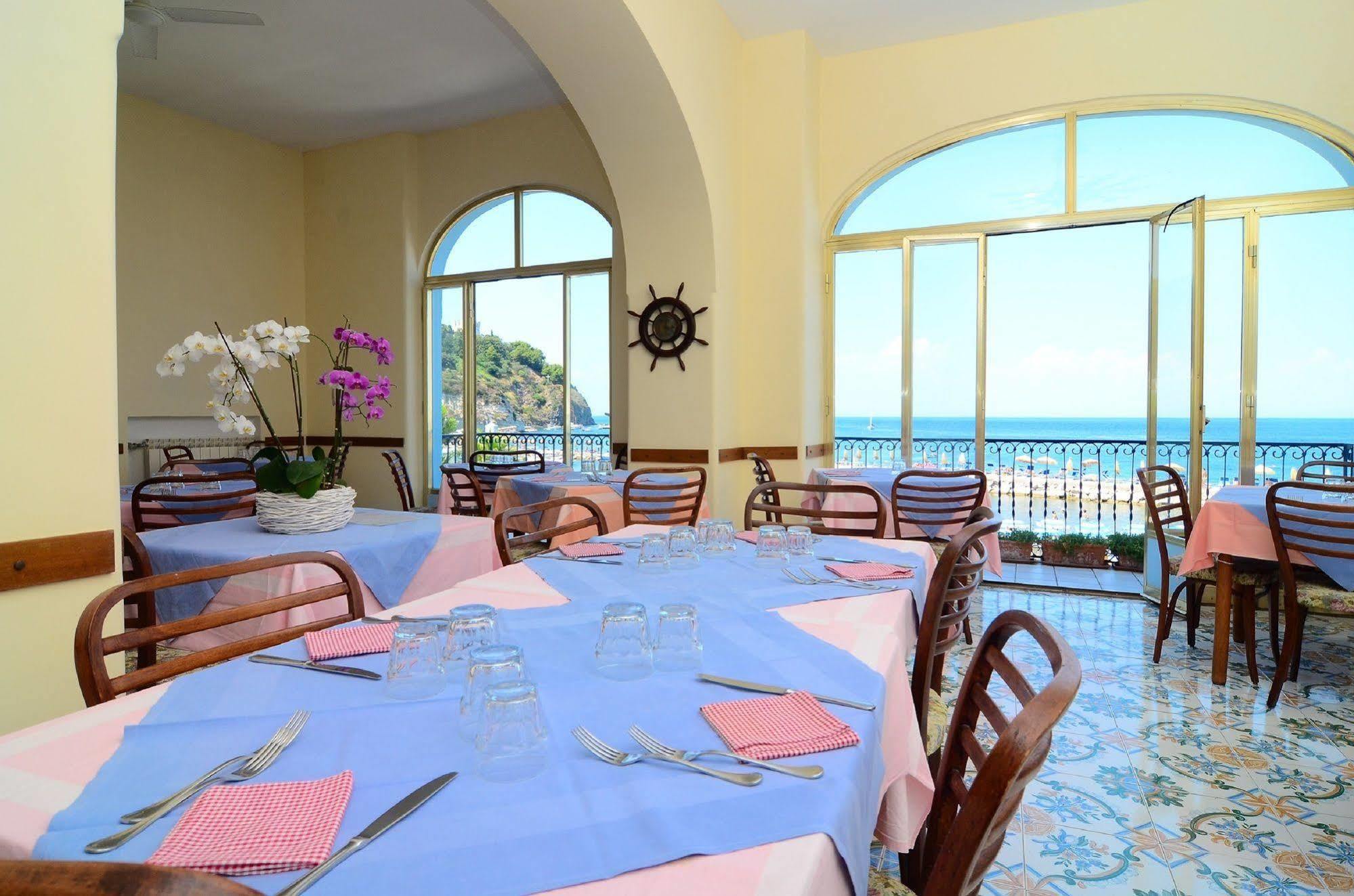 Hotel Terme Marina Lacco Ameno  ภายนอก รูปภาพ