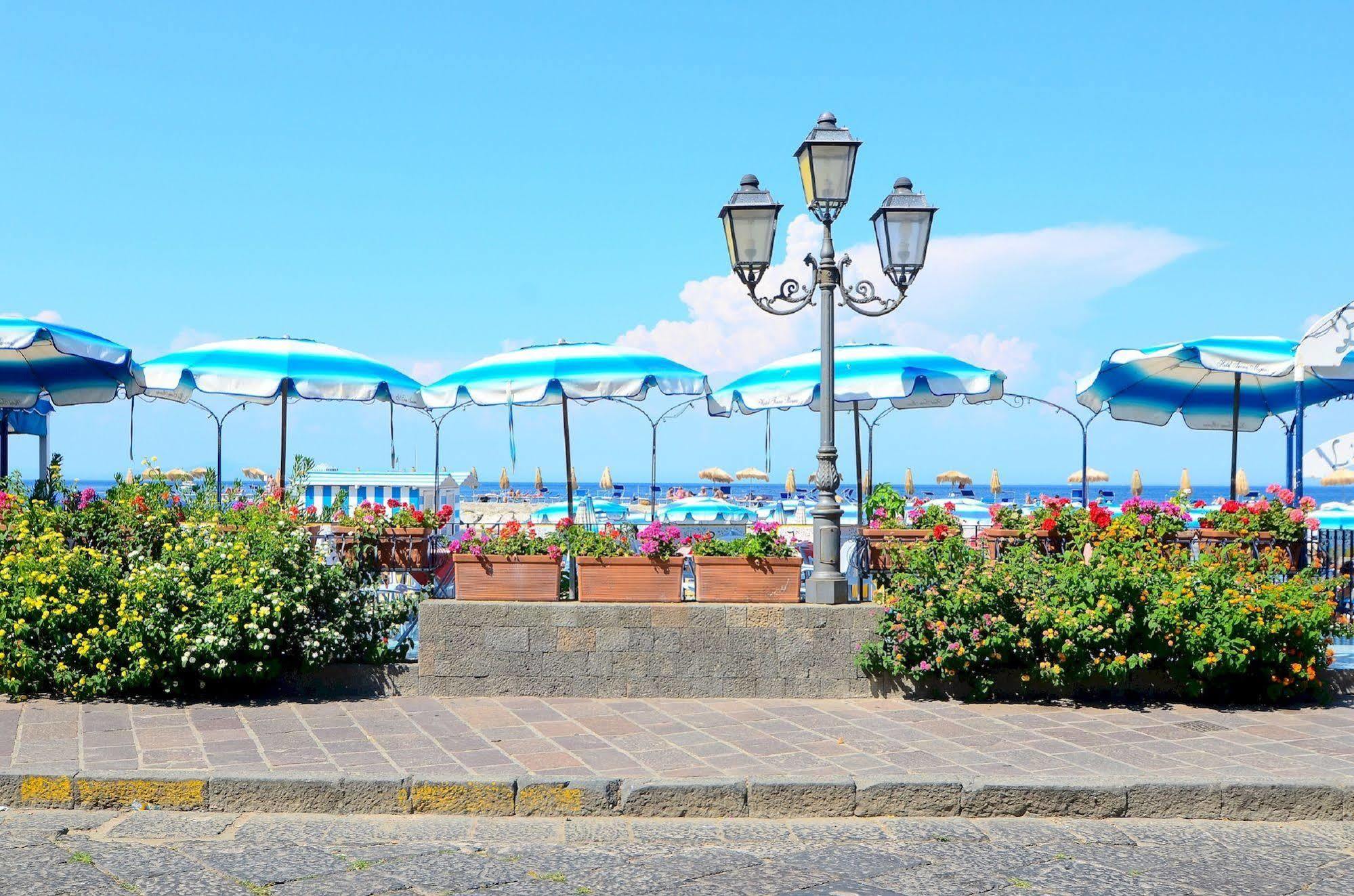 Hotel Terme Marina Lacco Ameno  ภายนอก รูปภาพ